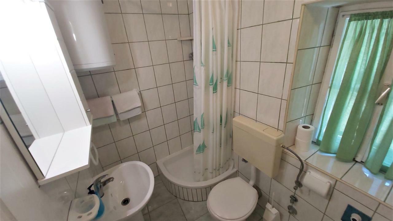 Apartment Mandic Omiš Екстериор снимка
