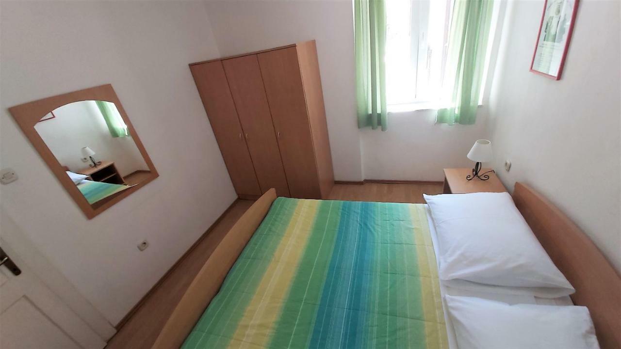 Apartment Mandic Omiš Екстериор снимка